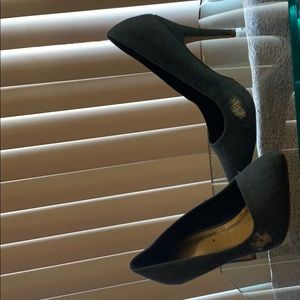 ZigiSoho pumps with distressed jean look.